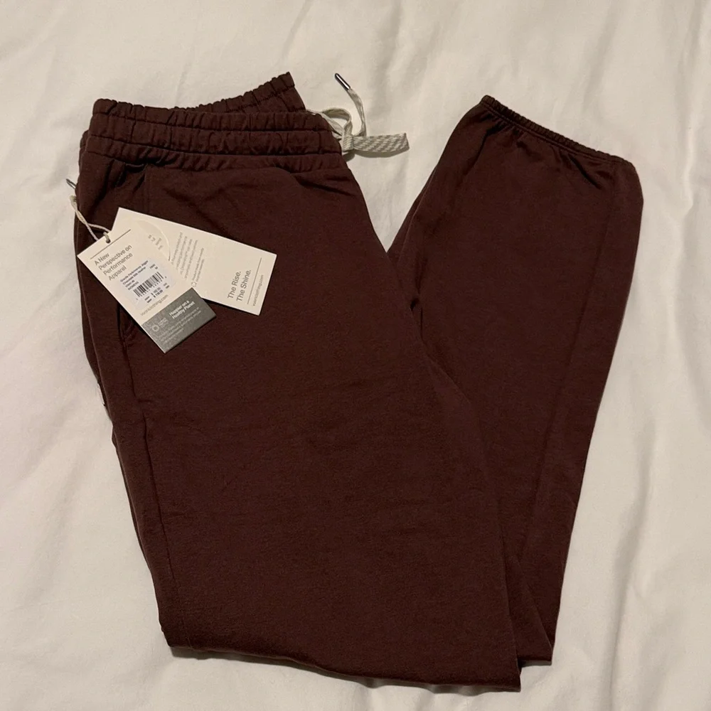 Vuori Granite Performance Mock Sweater (S) + Jogger (M) Set - Picture 7 of 10